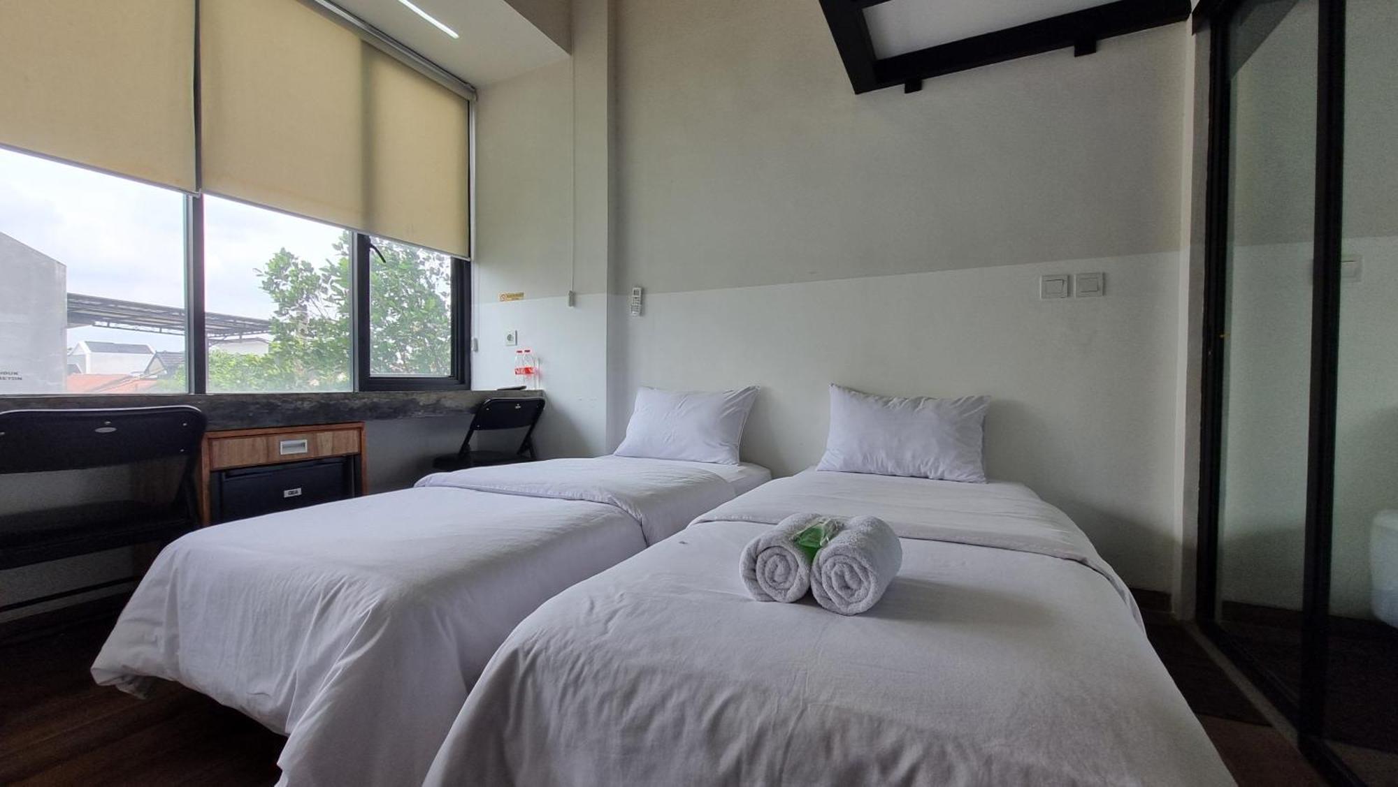 Guest House 555 Nki South Tangerang エクステリア 写真